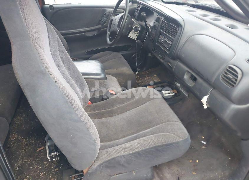 Photo 5 of 2000 Dodge Dakota SLT/SPORT (VIN 1B7GL22X6YS653685)