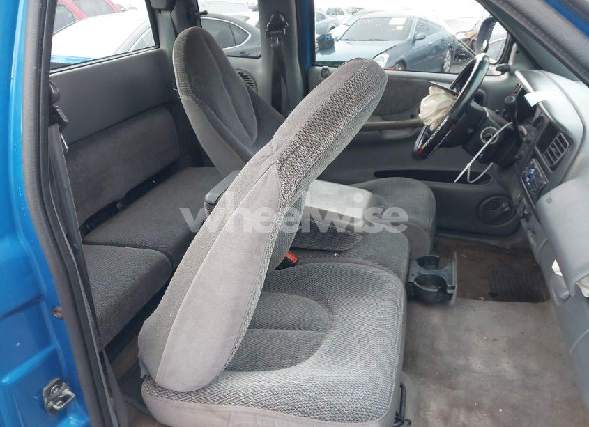 Photo 8 of 1999 Dodge Dakota SLT/SPORT (VIN 1B7GL22X7XS145935)