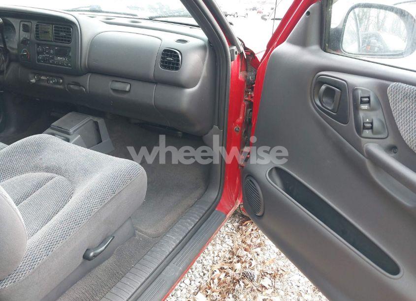 Photo 5 of 1999 Dodge Dakota SLT/SPORT (VIN 1B7GL22Y2XS321380)