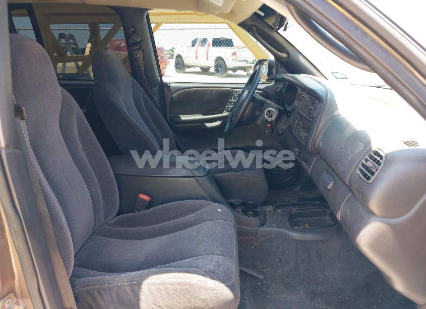 Photo 5 of 2000 Dodge Dakota SLT/SPORT (VIN 1B7GL2AZ8YS716918)