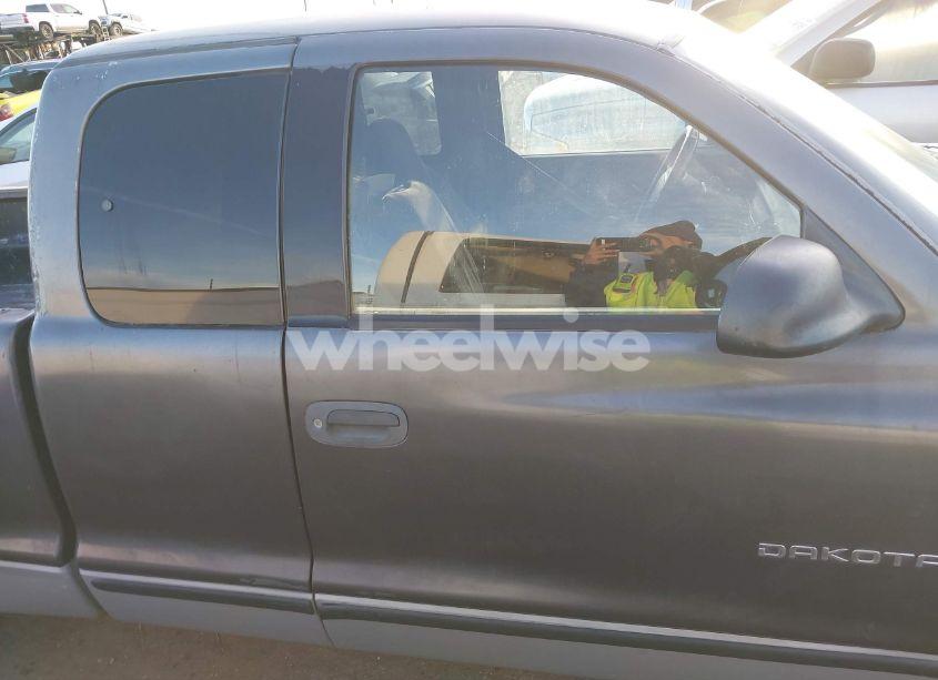 Photo 13 of 2002 Dodge Dakota SLT (VIN 1B7GL42X42S682184)