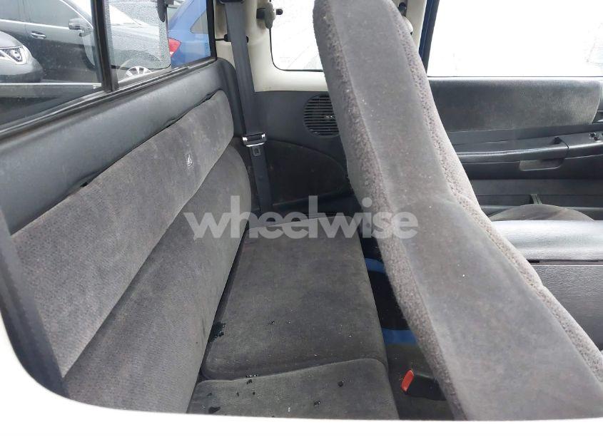 Photo 8 of 2002 Dodge Dakota SLT (VIN 1B7GL42X72S649714)