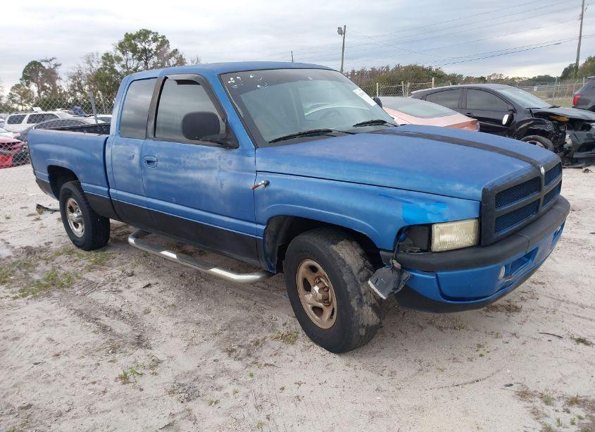 1998 Dodge Ram 1500 ST (VIN 1B7HC13Y2WJ215058) main photo