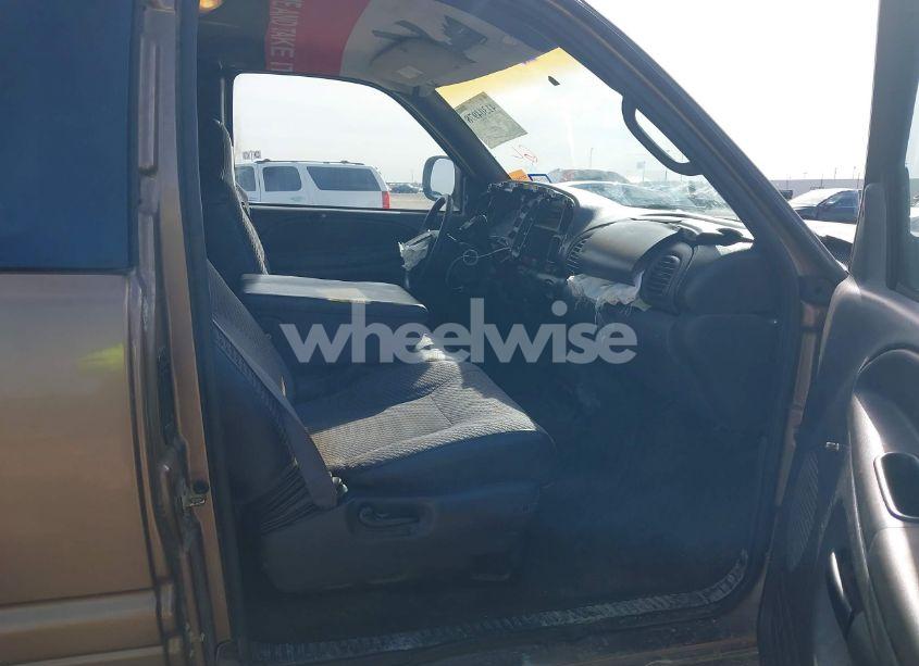 Photo 5 of 2001 Dodge Ram 1500 ST (VIN 1B7HC13Y51J543650)