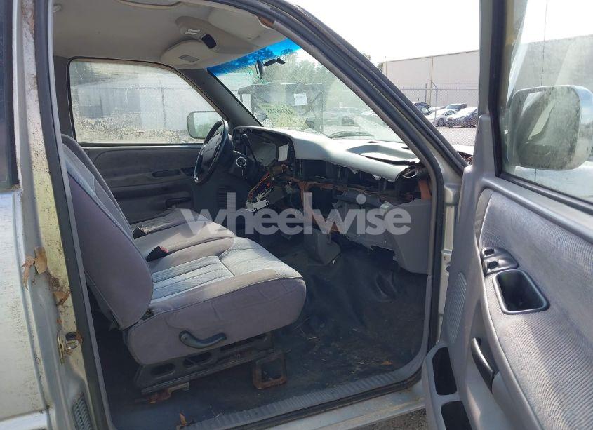 Photo 5 of 1996 Dodge Ram 1500 (VIN 1B7HC13Y5TJ112129)