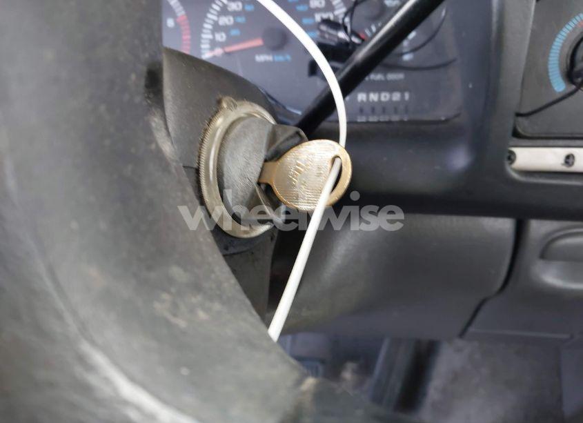 Photo 11 of 2000 Dodge Ram 1500 ST (VIN 1B7HC13Y5YJ167462)