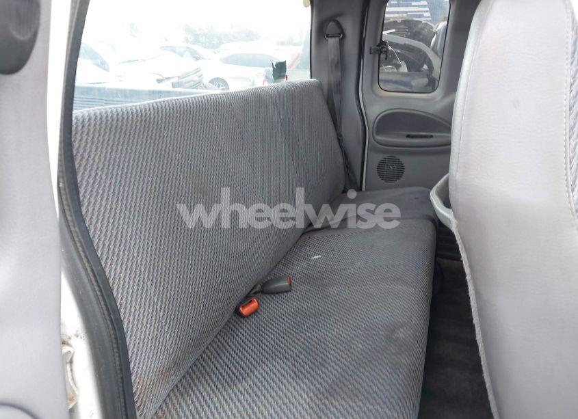 Photo 8 of 2000 Dodge Ram 1500 ST (VIN 1B7HC13Y5YJ167462)