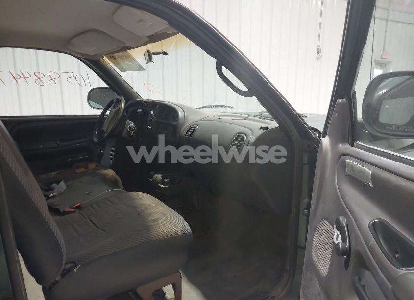 Photo 5 of 2000 Dodge Ram 1500 ST/WORK SPECIAL/WS (VIN 1B7HC16XXYS595802)