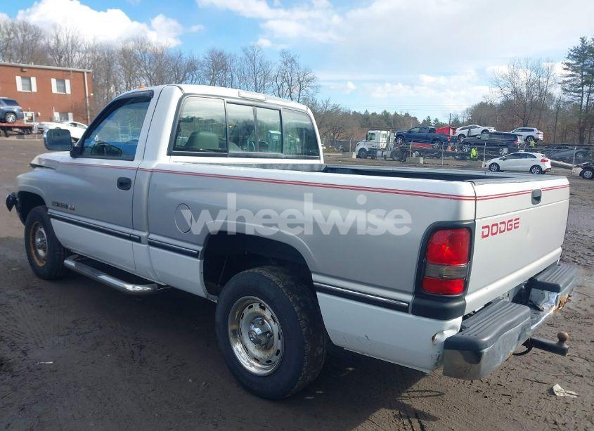 Photo 3 of 1996 Dodge Ram 1500 (VIN 1B7HC16Y3TJ181980)