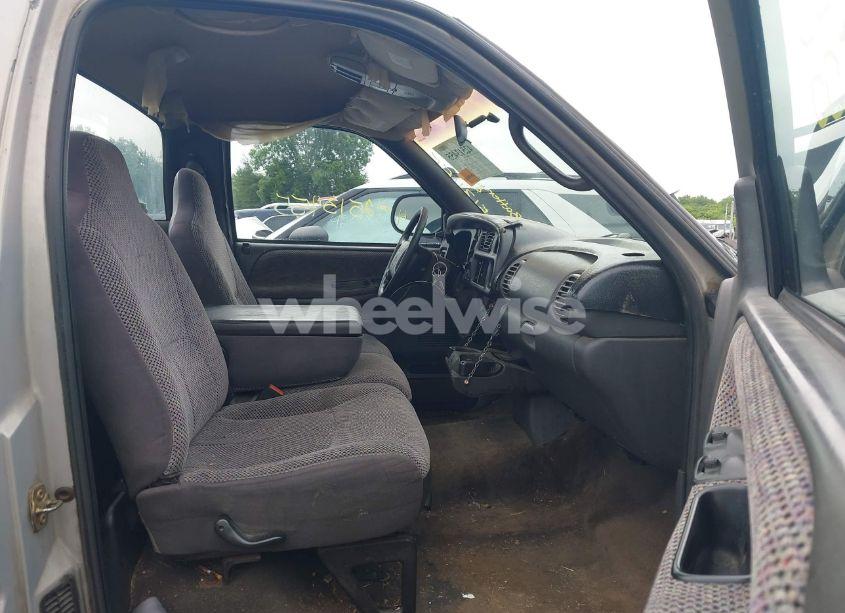 Photo 5 of 2000 Dodge Ram 1500 ST (VIN 1B7HC16Y3YS541914)