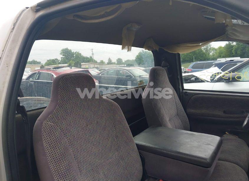 Photo 8 of 2000 Dodge Ram 1500 ST (VIN 1B7HC16Y3YS541914)