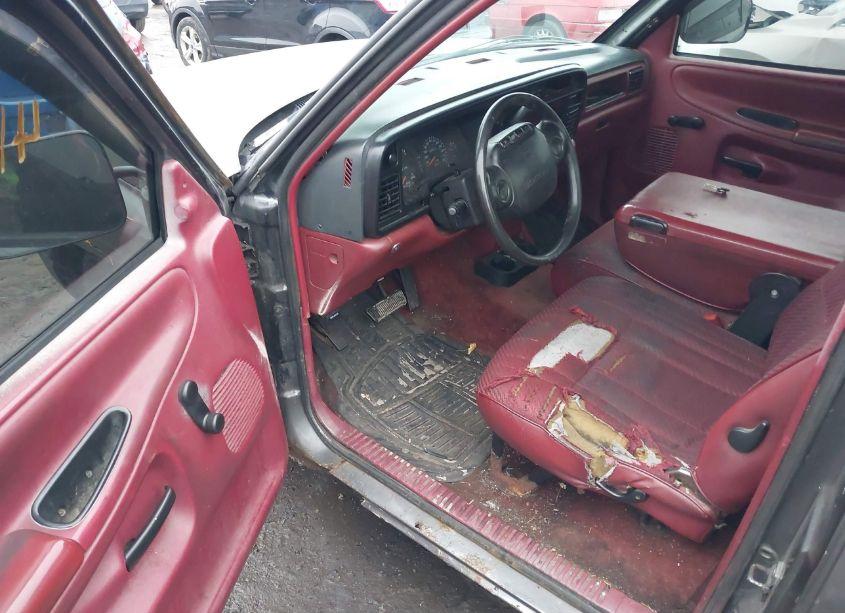 Photo 5 of 1994 Dodge Ram 1500 (VIN 1B7HC16YXRS553155)