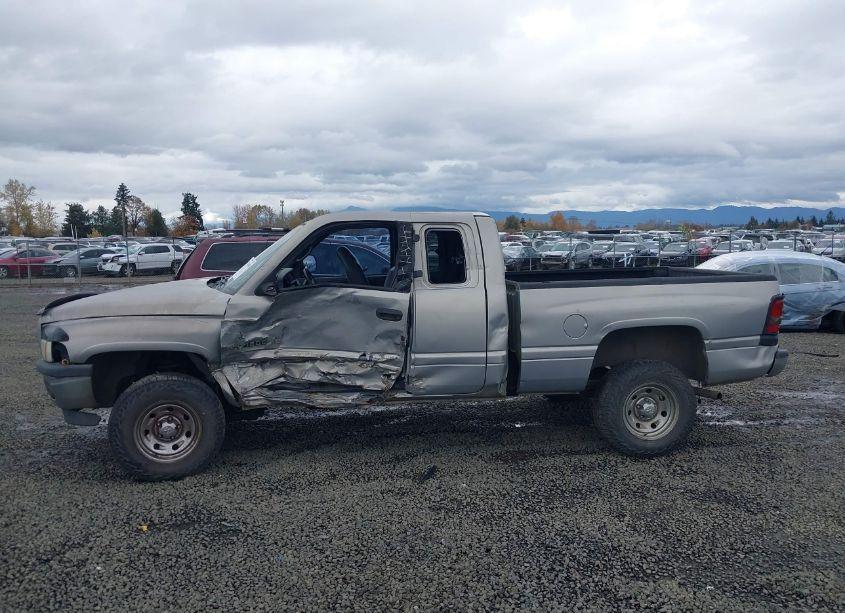 Photo 14 of 2000 Dodge Ram 1500 ST (VIN 1B7HF13Y2YJ107940)