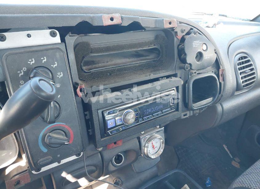 Photo 13 of 2001 Dodge Ram 1500 ST (VIN 1B7HF13Y91J614758)