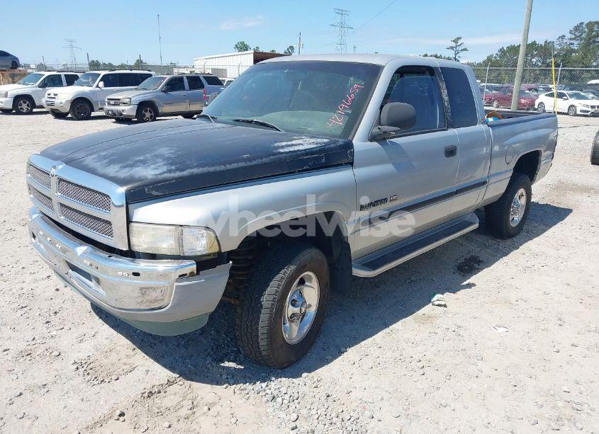 Photo 2 of 2000 Dodge Ram 1500 ST (VIN 1B7HF13Z7YJ147052)