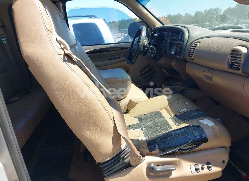 Photo 5 of 2000 Dodge Ram 1500 ST (VIN 1B7HF13Z7YJ147052)