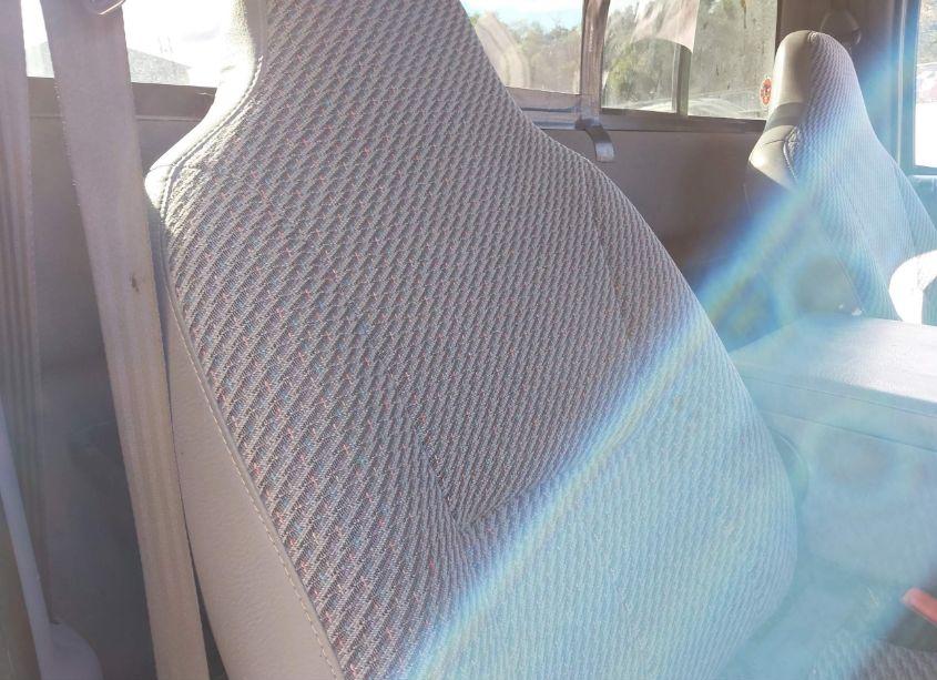 Photo 8 of 2001 Dodge Ram 1500 ST (VIN 1B7HF16Y51S748690)