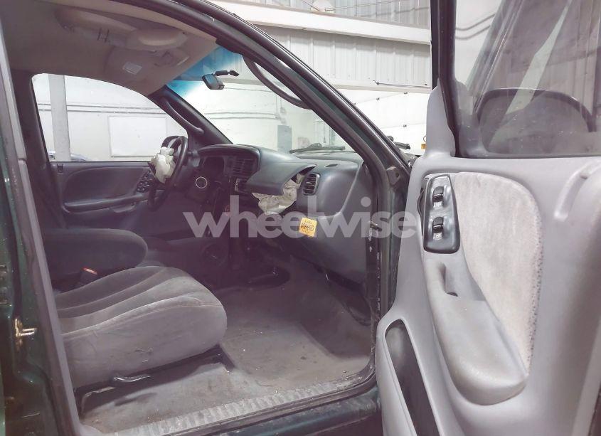 Photo 5 of 2000 Dodge Dakota SLT/SPORT (VIN 1B7HG2AZ7YS777329)