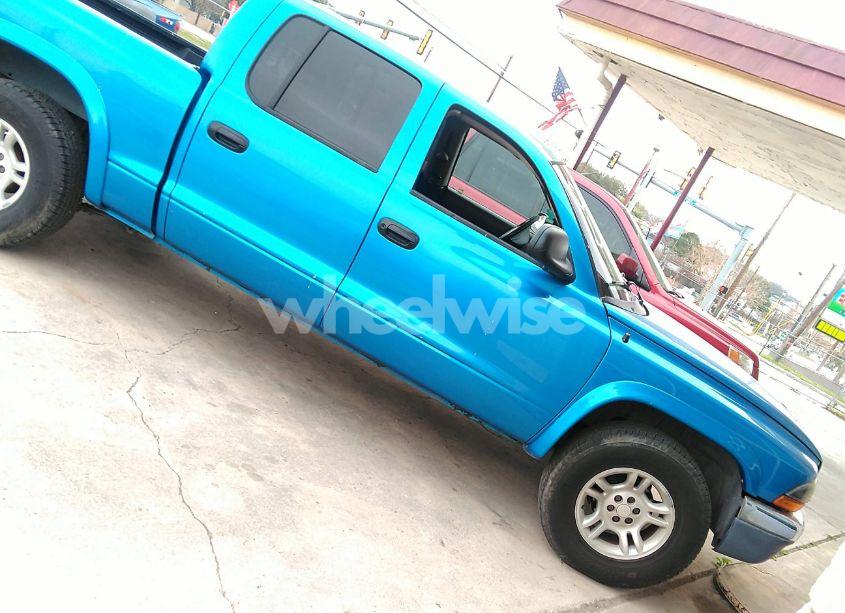 2002 Dodge Dakota SPORT (VIN 1B7HL38X42S669683) main photo