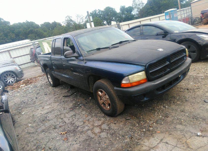 2002 Dodge Dakota SPORT (VIN 1B7HL38X52S557278) main photo