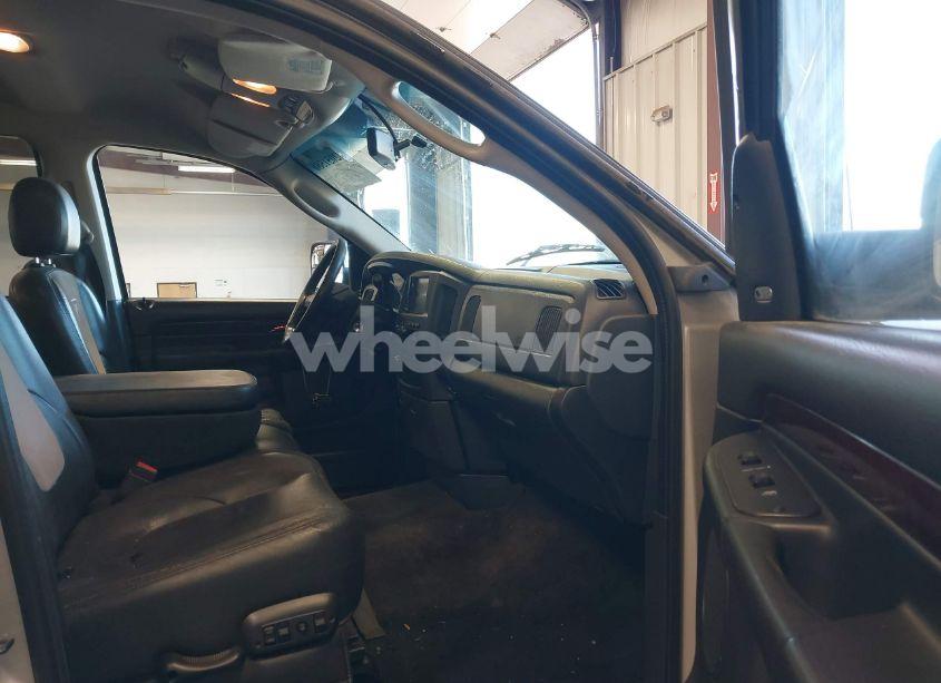 Photo 5 of 2002 Dodge Ram 1500 ST (VIN 1B7HU18Z42J121370)