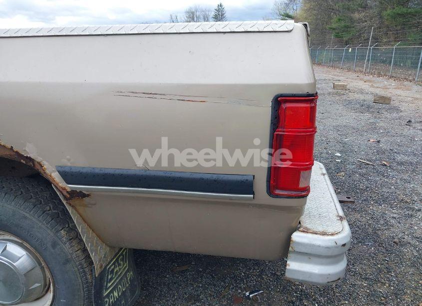 Photo 6 of 1992 Dodge W-series W200/W250 (VIN 1B7JM26Y2NS569252)