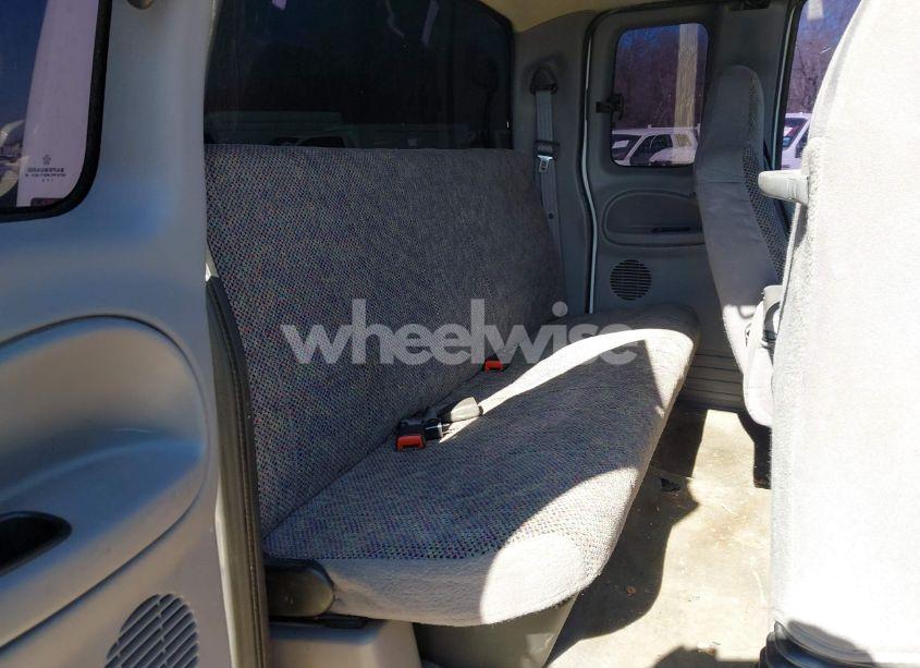 Photo 8 of 2000 Dodge Ram 2500 ST (VIN 1B7KC2364YJ114892)