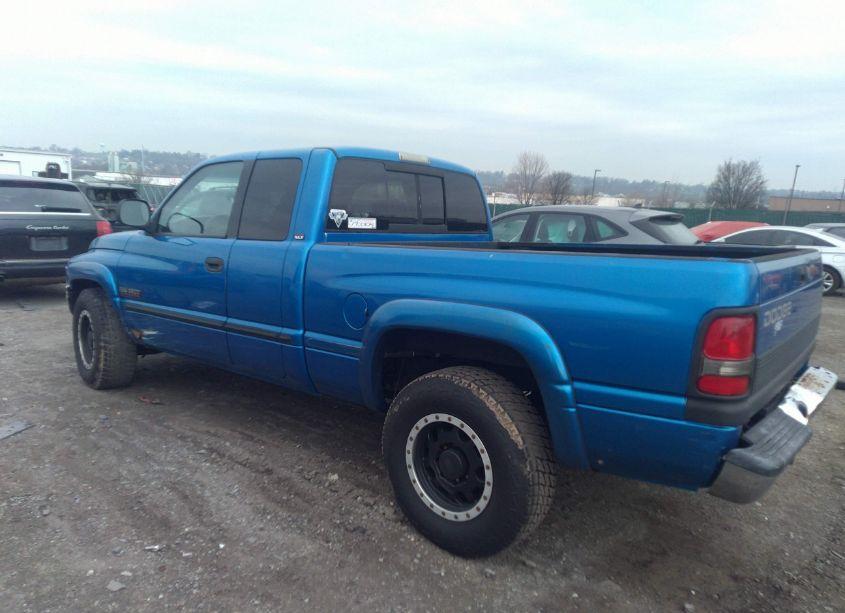 Photo 3 of 1998 Dodge Ram 2500 ST (VIN 1B7KC2368WJ243151)