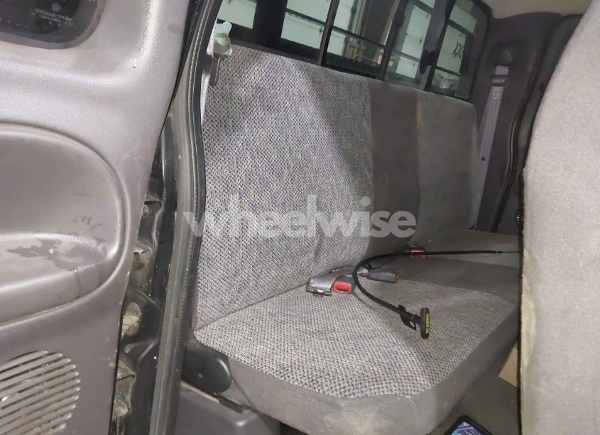 Photo 8 of 2001 Dodge Ram 2500 ST (VIN 1B7KF23621J611551)