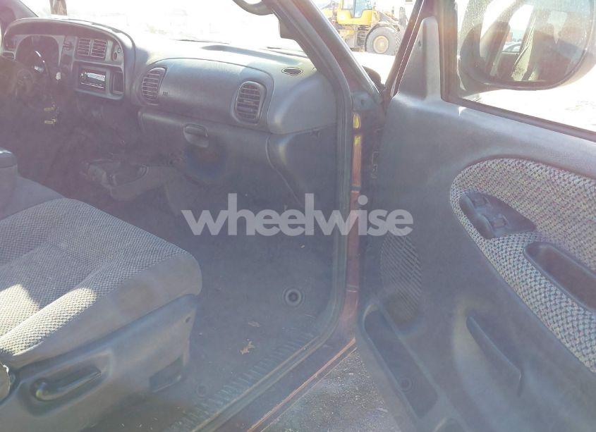 Photo 5 of 2001 Dodge Ram 2500 ST (VIN 1B7KF23631J572789)