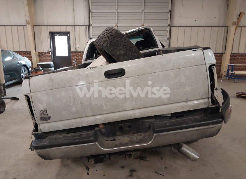 Photo 15 of 2001 Dodge Ram 2500 ST (VIN 1B7KF23631J609940)