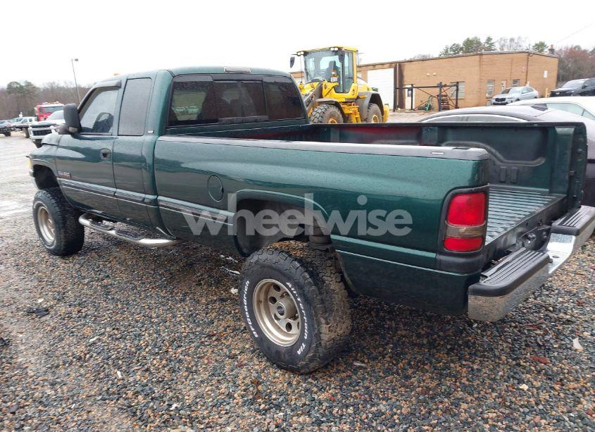 Photo 3 of 1998 Dodge Ram 2500 ST (VIN 1B7KF2364WJ218786)