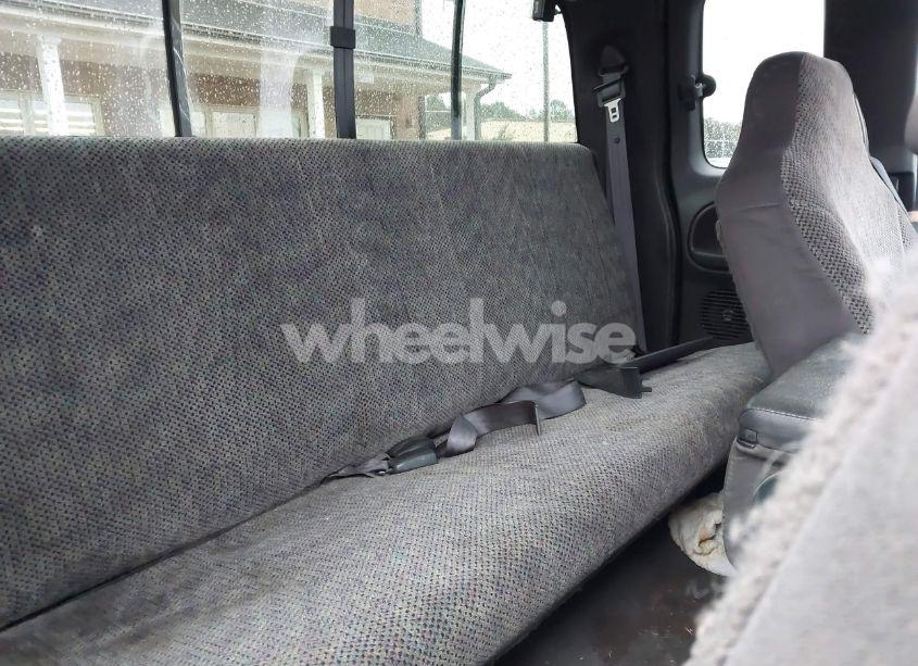 Photo 8 of 1998 Dodge Ram 2500 ST (VIN 1B7KF2364WJ218786)