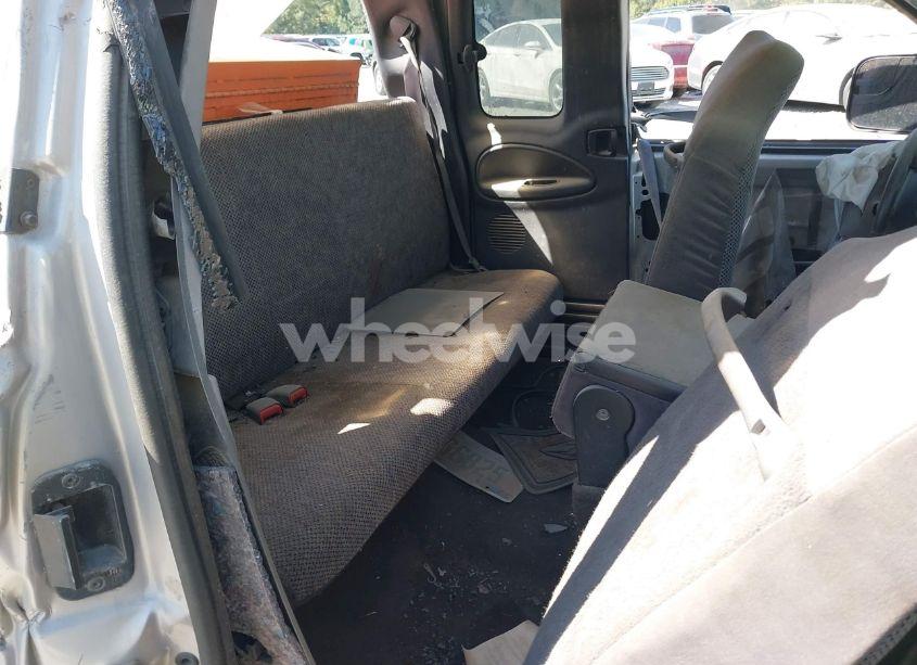 Photo 8 of 2001 Dodge Ram 2500 ST (VIN 1B7KF23Z71J220955)