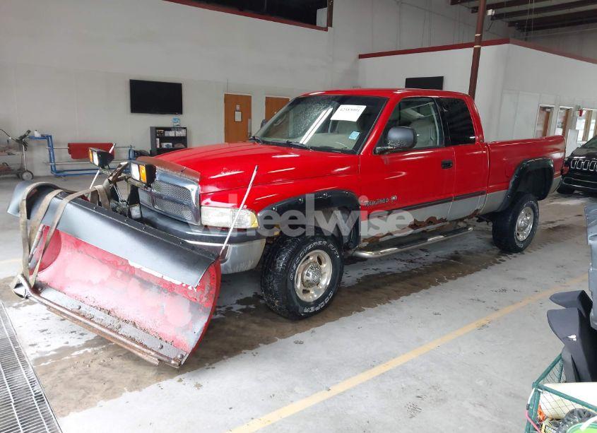 Photo 2 of 2000 Dodge Ram 2500 ST (VIN 1B7KF23Z7YJ183335)