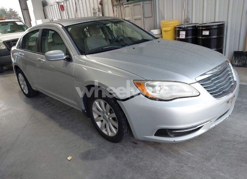 2011 Chrysler 200 TOURING (VIN 1C3BC1FB0BN500765) main photo