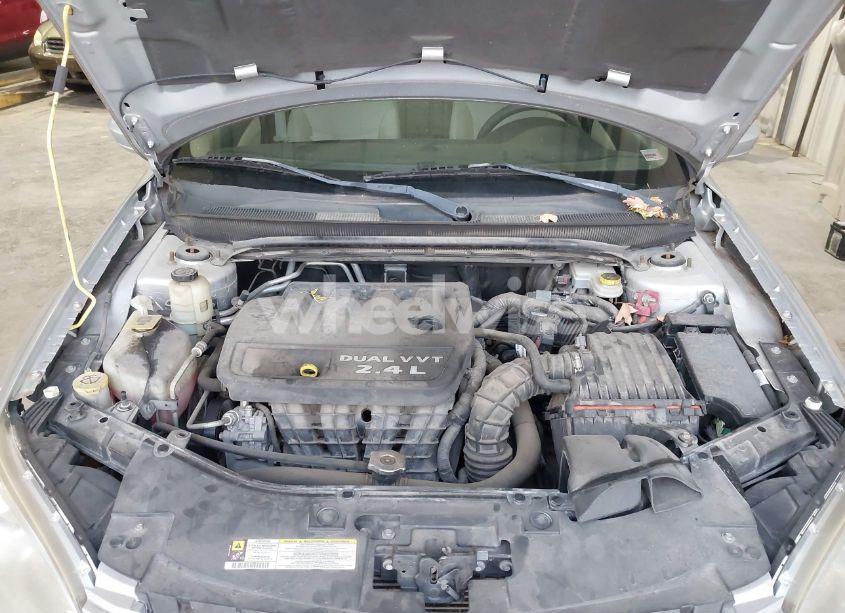 Photo 10 of 2011 Chrysler 200 TOURING (VIN 1C3BC1FB0BN500765)