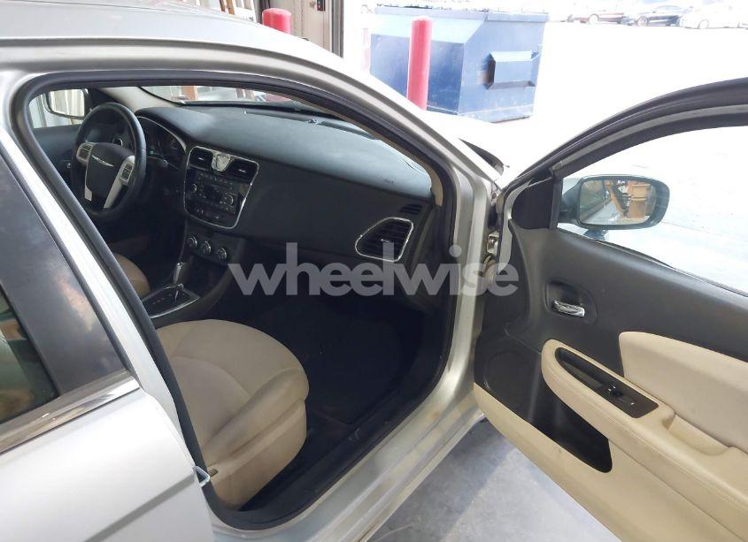 Photo 5 of 2011 Chrysler 200 TOURING (VIN 1C3BC1FB0BN500765)