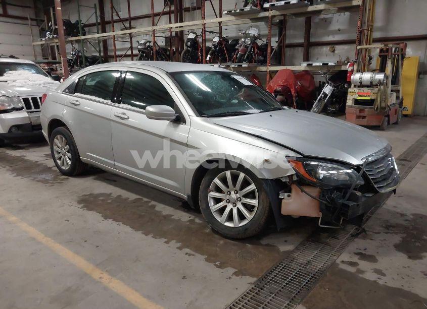 2011 Chrysler 200 TOURING (VIN 1C3BC1FB0BN500913) main photo