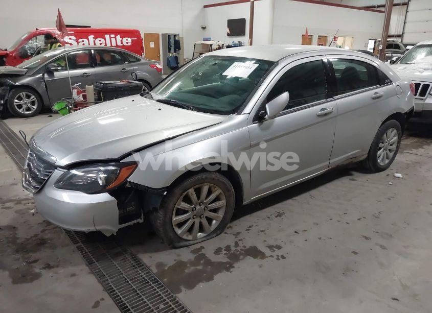 Photo 2 of 2011 Chrysler 200 TOURING (VIN 1C3BC1FB0BN500913)