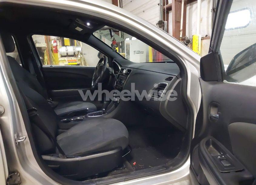 Photo 5 of 2011 Chrysler 200 TOURING (VIN 1C3BC1FB0BN500913)