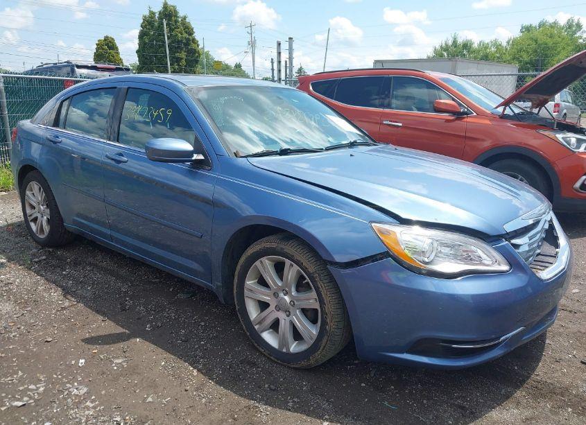2011 Chrysler 200 TOURING (VIN 1C3BC1FB0BN607220) main photo