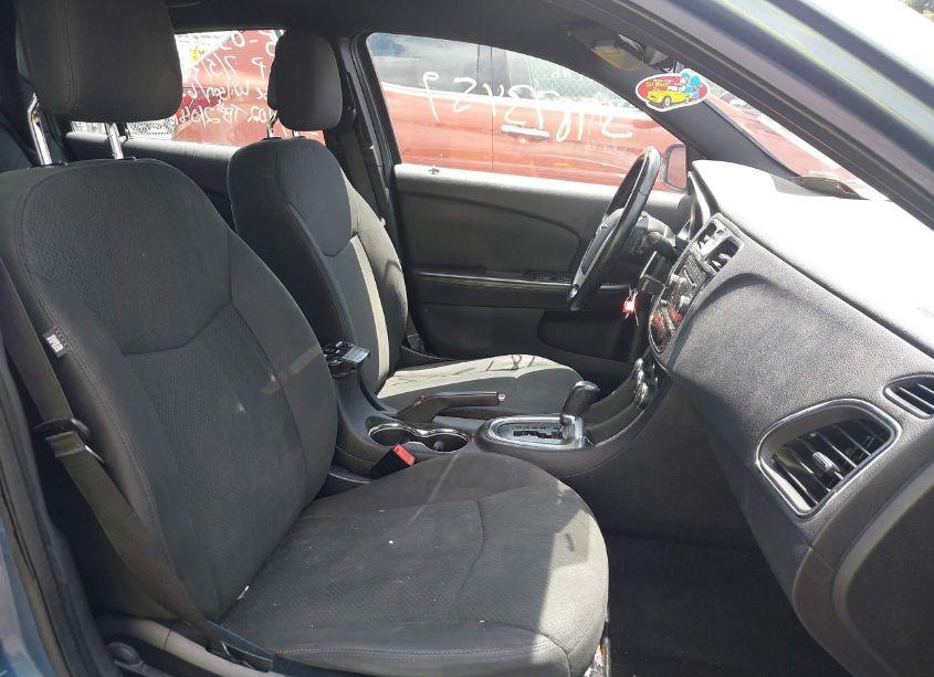 Photo 5 of 2011 Chrysler 200 TOURING (VIN 1C3BC1FB0BN607220)