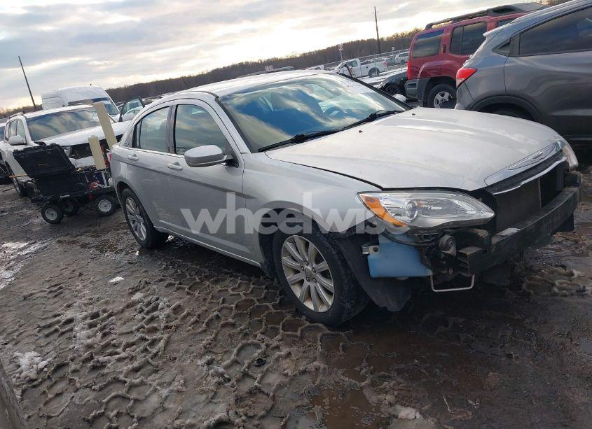 2011 Chrysler 200 TOURING (VIN 1C3BC1FB1BN555466) main photo