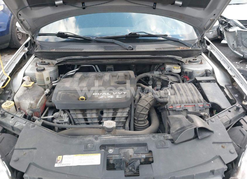 Photo 10 of 2011 Chrysler 200 TOURING (VIN 1C3BC1FB1BN555466)