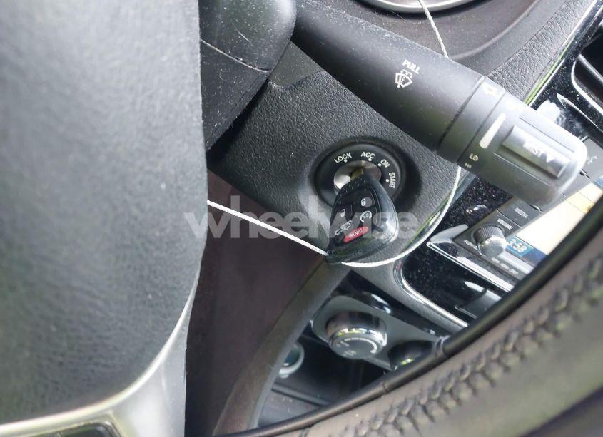 Photo 11 of 2011 Chrysler 200 TOURING (VIN 1C3BC1FB1BN555466)