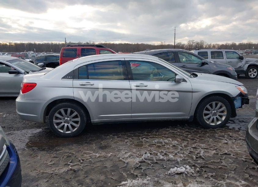 Photo 14 of 2011 Chrysler 200 TOURING (VIN 1C3BC1FB1BN555466)