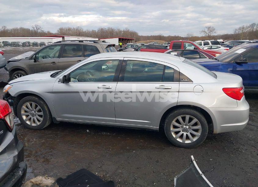 Photo 15 of 2011 Chrysler 200 TOURING (VIN 1C3BC1FB1BN555466)