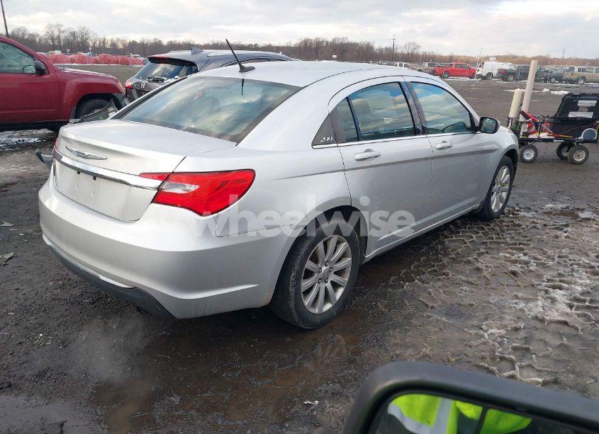 Photo 4 of 2011 Chrysler 200 TOURING (VIN 1C3BC1FB1BN555466)