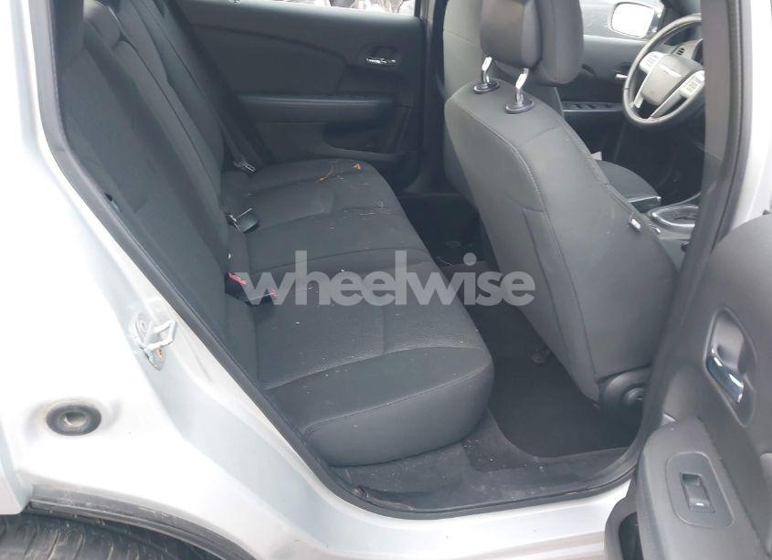 Photo 8 of 2011 Chrysler 200 TOURING (VIN 1C3BC1FB1BN555466)